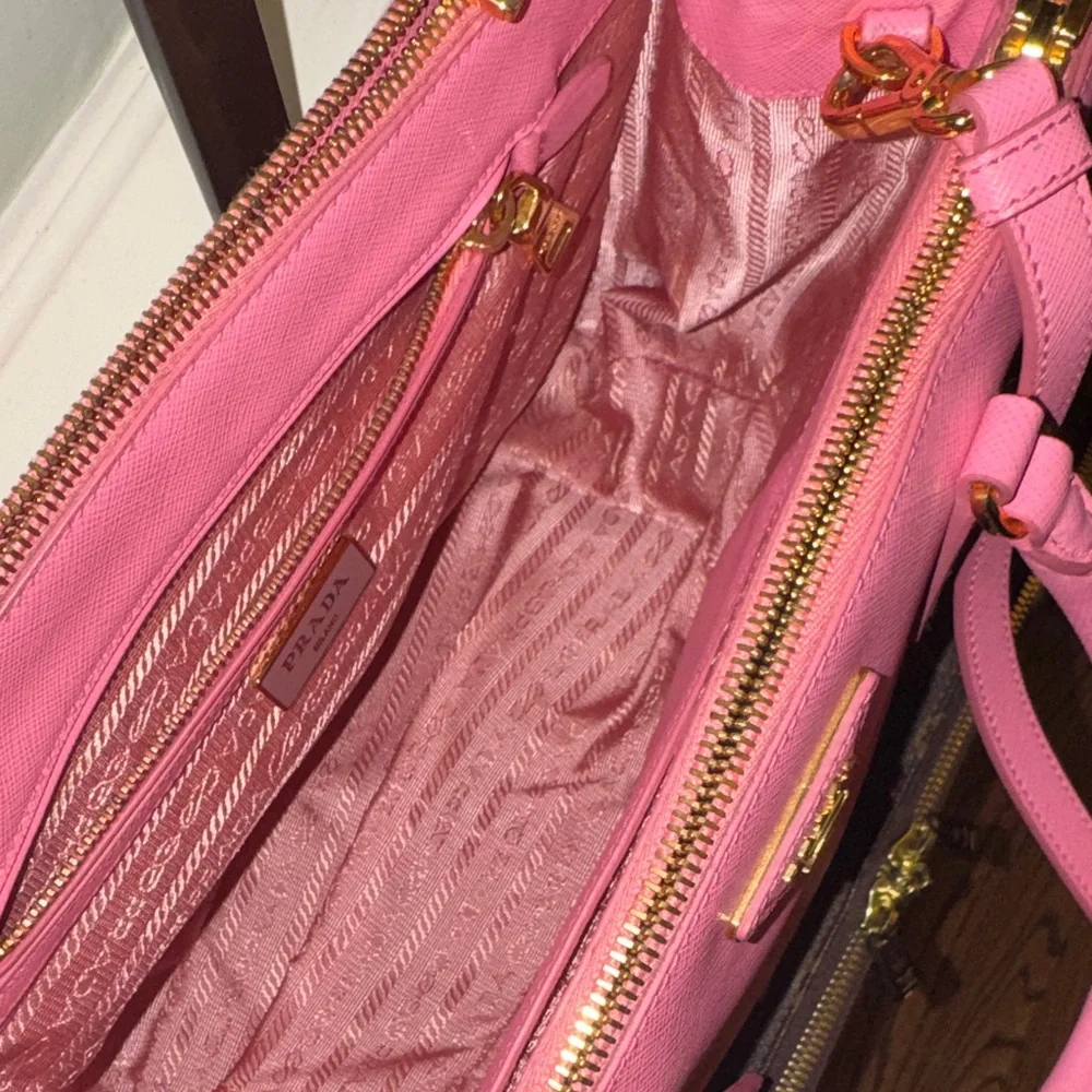 Prada Galleria Barbie Pink Gold Saffiano Leather Satchel Strap Purse Bag Medium
